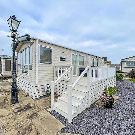 Hotel Lovely 6 Berth Caravan With Decking And Wifi In Kent, Ref 47017C à Whitstable Extérieur photo