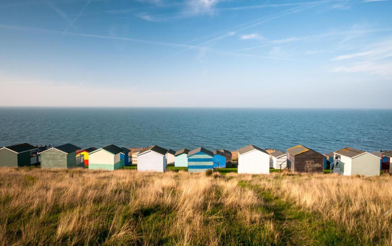 Hotel Lovely 6 Berth Caravan With Decking And Wifi In Kent, Ref 47017C à Whitstable Extérieur photo