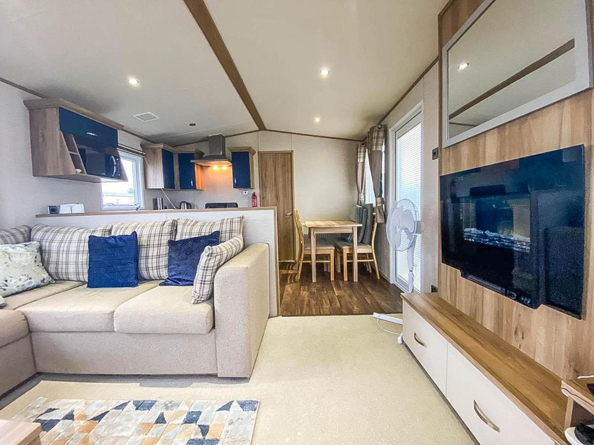 Hotel Lovely 6 Berth Caravan With Decking And Wifi In Kent, Ref 47017C à Whitstable Extérieur photo
