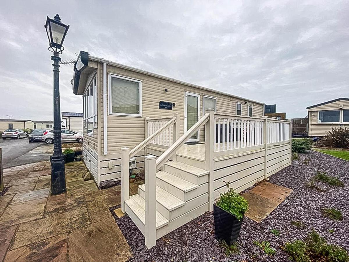 Hotel Lovely 6 Berth Caravan With Decking And Wifi In Kent, Ref 47017C à Whitstable Extérieur photo
