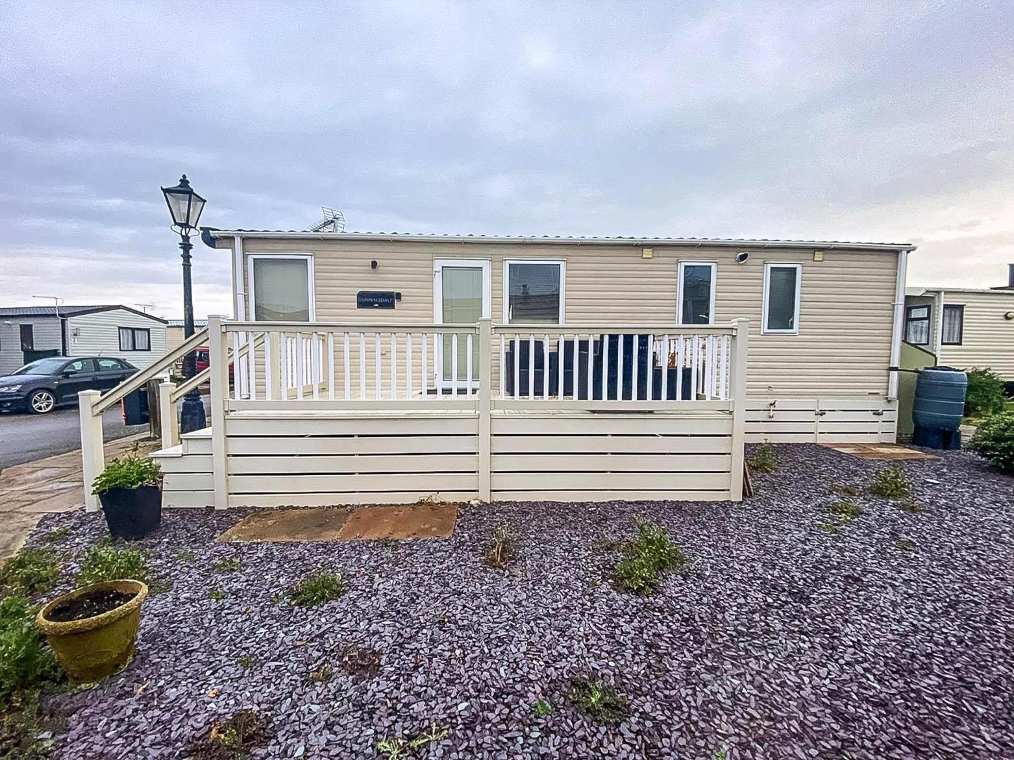 Hotel Lovely 6 Berth Caravan With Decking And Wifi In Kent, Ref 47017C à Whitstable Extérieur photo