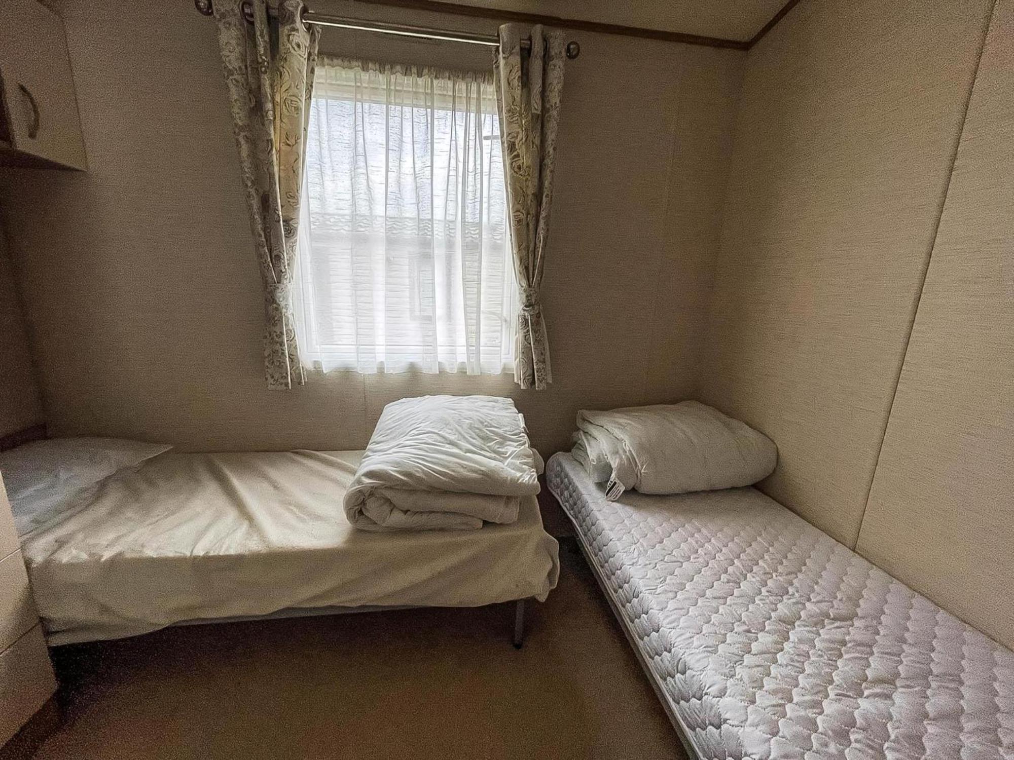 Hotel Lovely 6 Berth Caravan With Decking And Wifi In Kent, Ref 47017C à Whitstable Extérieur photo
