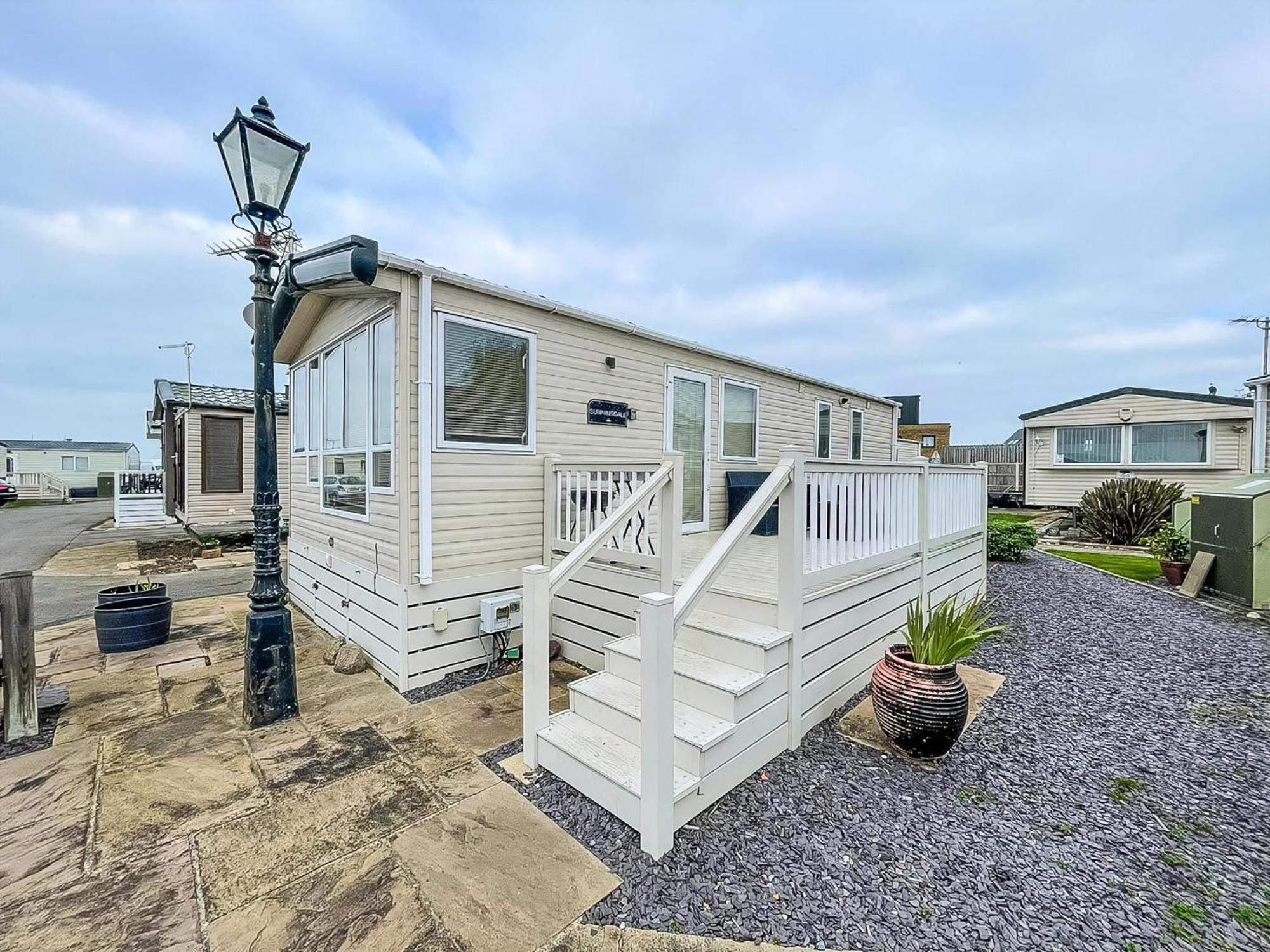Hotel Lovely 6 Berth Caravan With Decking And Wifi In Kent, Ref 47017C à Whitstable Extérieur photo